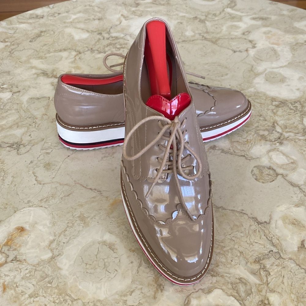 Zara Oxfords Tan Nude Patent Leather Red Heart Tongue Platform Wingtip Shoes